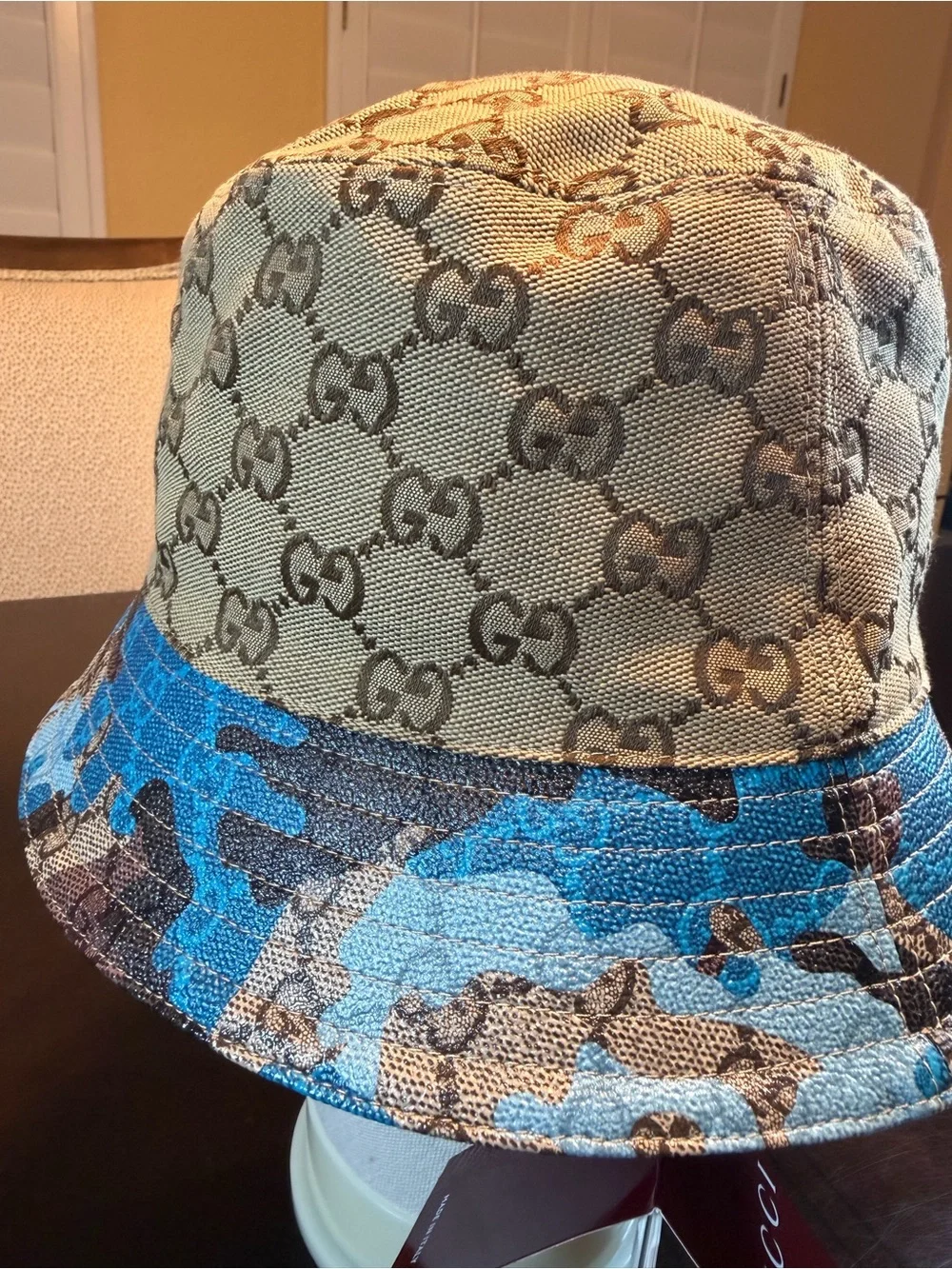 New Authentic Gucci GG Supreme Logo Blue Camo Bucket Hat Tan Blue Size M